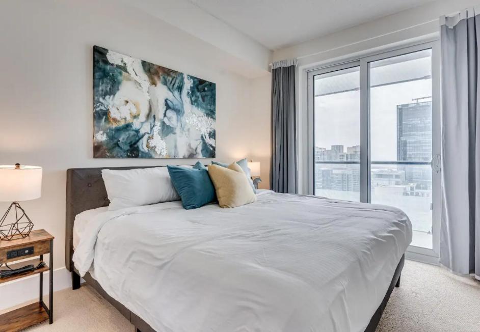 Skyline Suites - Walk To Mtcc, Acc, Rogers Centre & Entertainment District Торонто Экстерьер фото