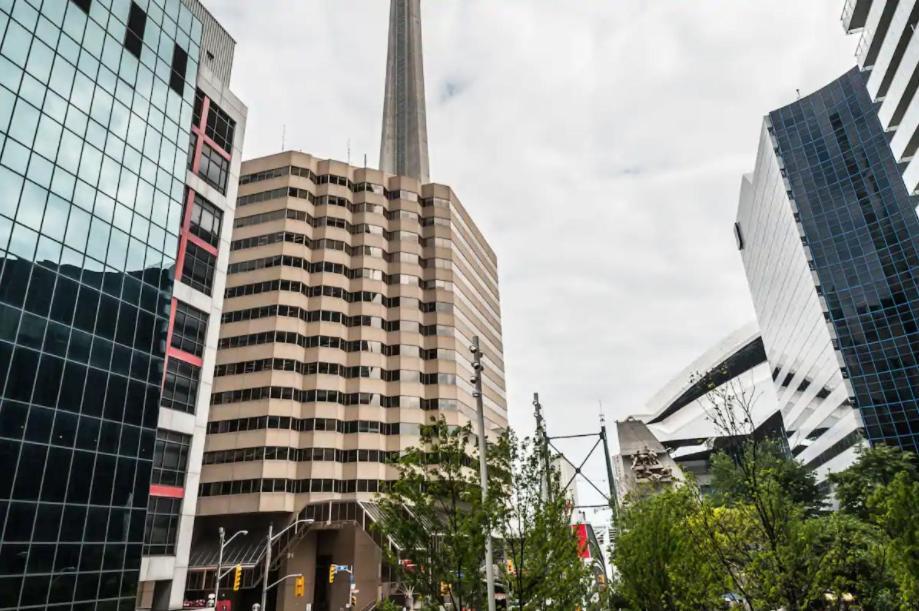 Skyline Suites - Walk To Mtcc, Acc, Rogers Centre & Entertainment District Торонто Экстерьер фото