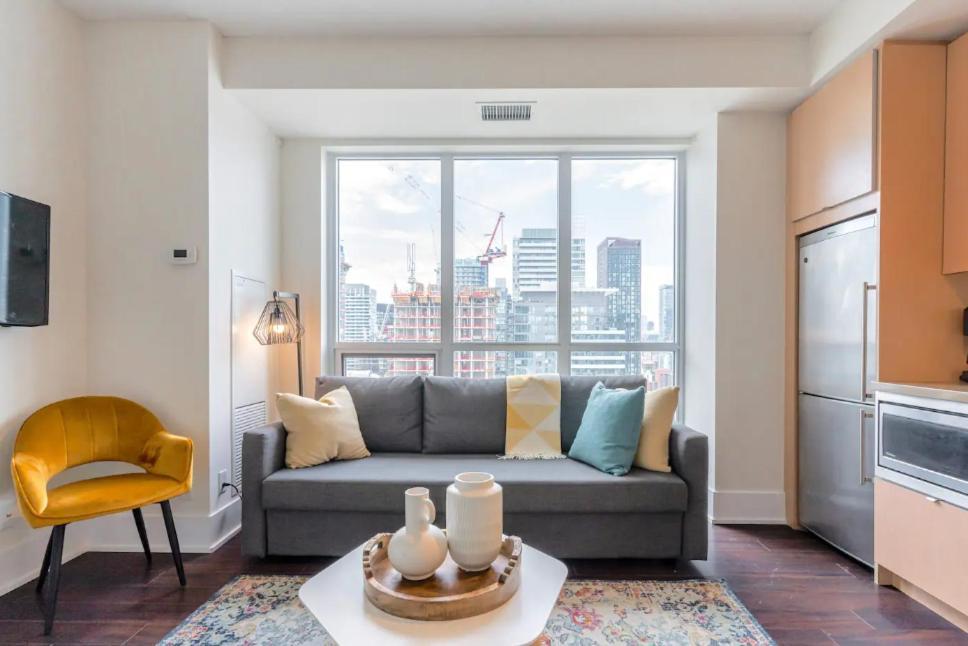 Skyline Suites - Walk To Mtcc, Acc, Rogers Centre & Entertainment District Торонто Экстерьер фото