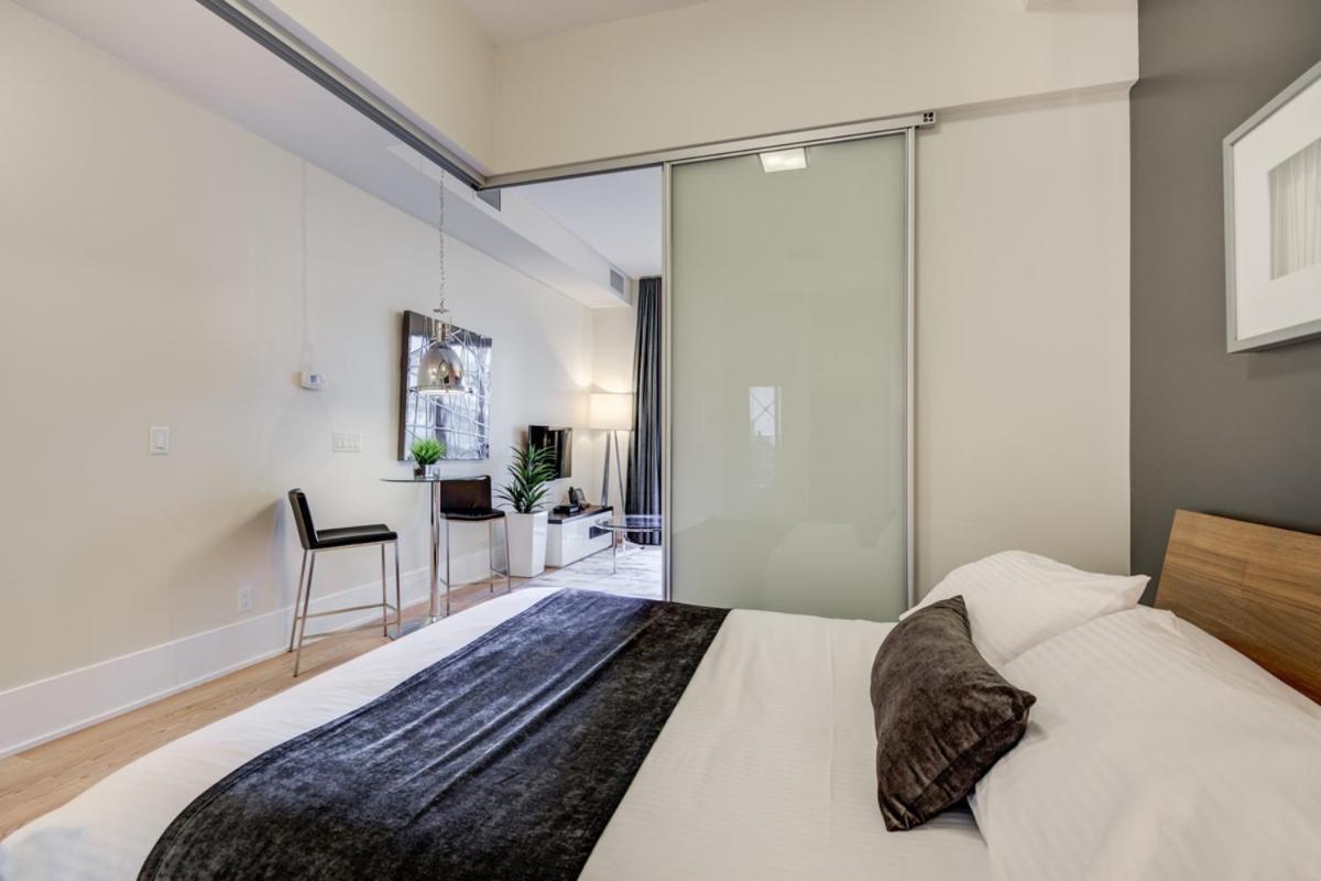 Skyline Suites - Walk To Mtcc, Acc, Rogers Centre & Entertainment District Торонто Экстерьер фото