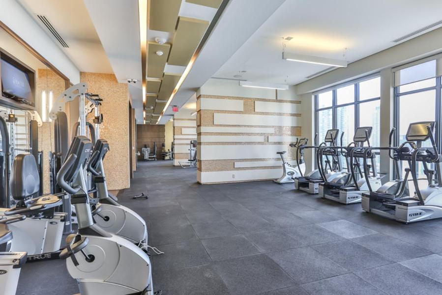 Skyline Suites - Walk To Mtcc, Acc, Rogers Centre & Entertainment District Торонто Экстерьер фото