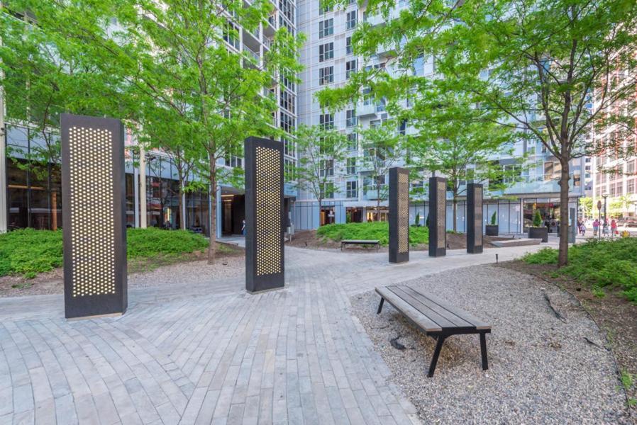 Skyline Suites - Walk To Mtcc, Acc, Rogers Centre & Entertainment District Торонто Экстерьер фото