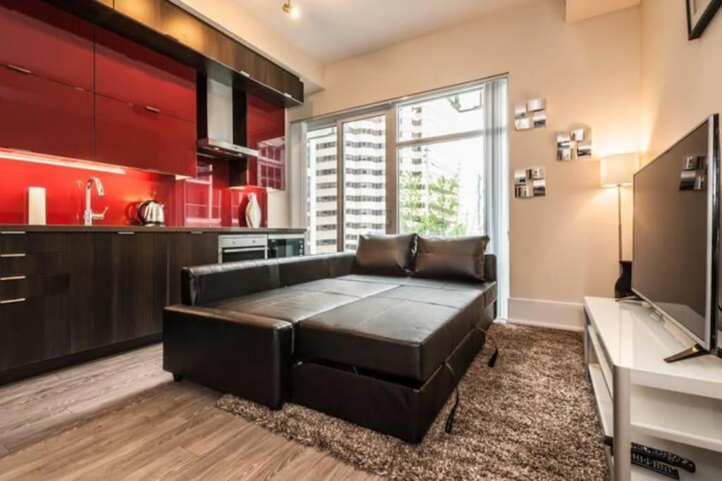 Skyline Suites - Walk To Mtcc, Acc, Rogers Centre & Entertainment District Торонто Экстерьер фото